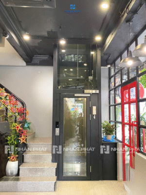 18 Thang máy cửa mở vuông góc