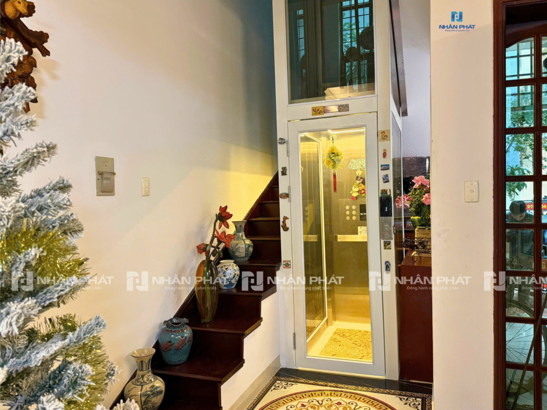 Thiet ke chua co ten 4 thang máy kính